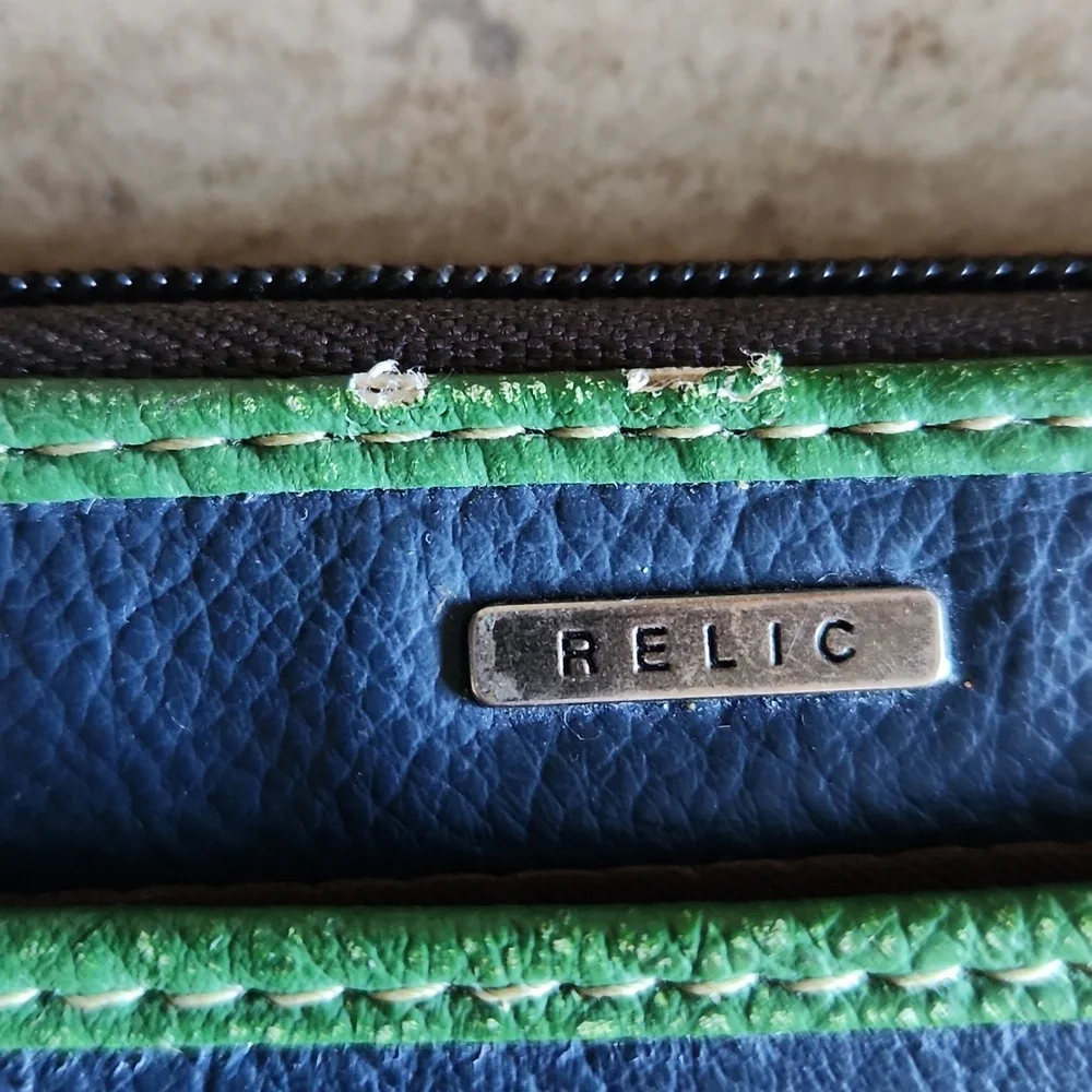 Relic blue and purple butterfly wristlet wallet - Picture 4 of 13